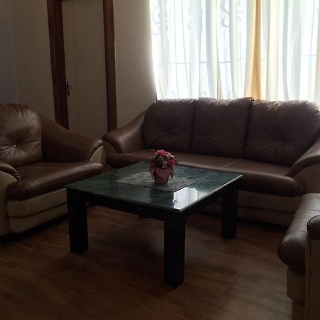 Laurent & Benon Suites, Navi Mumbai Exteriör bild