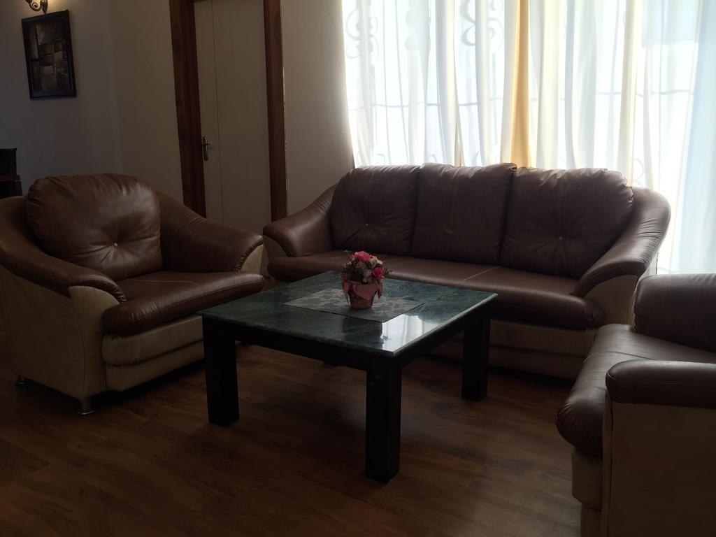 Laurent & Benon Suites, Navi Mumbai Exteriör bild