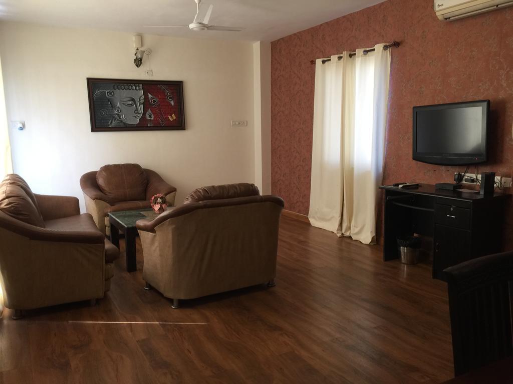 Laurent & Benon Suites, Navi Mumbai Exteriör bild